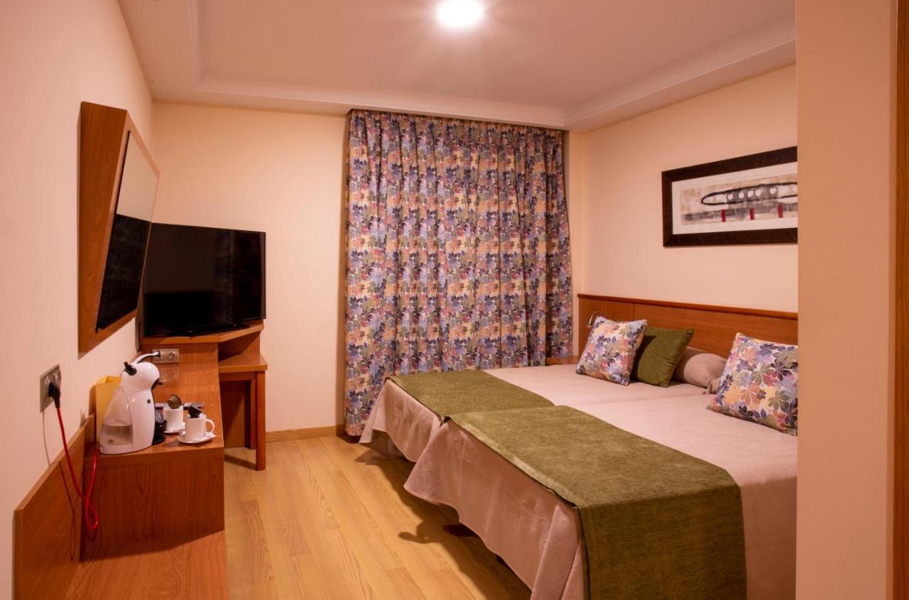 Hotel Cies Calvarrasa de Abajo Luaran gambar